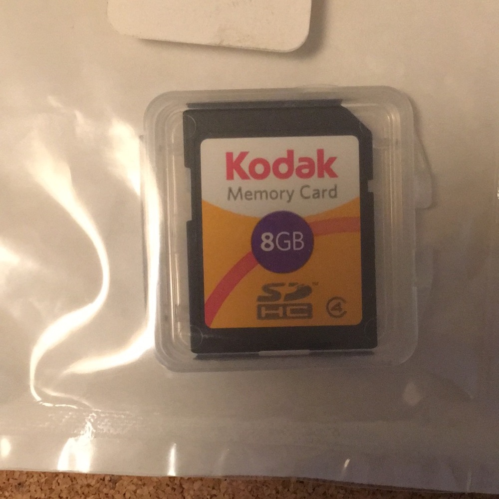 Kodak PlaySport Zx3 Video Camera new in box. HD 1080p. Waterproof to 3 meters. - Picture 2 of 8
